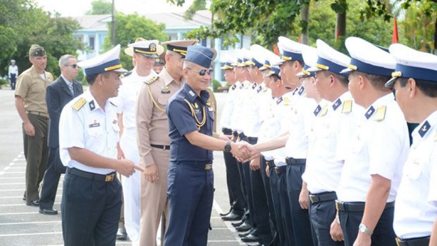 Foreign military attachés visit naval brigade in Quang Ninh